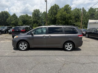 Image for 2012 Toyota Sienna XLE ID: 7550557