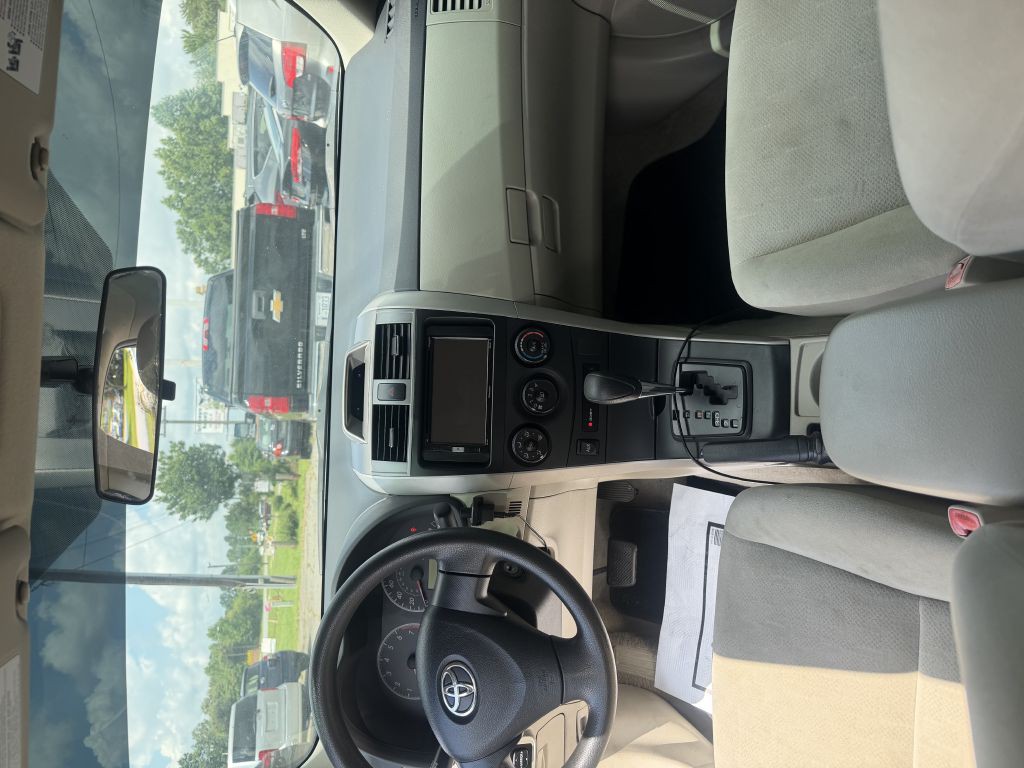 2013 Toyota Corolla Image 6