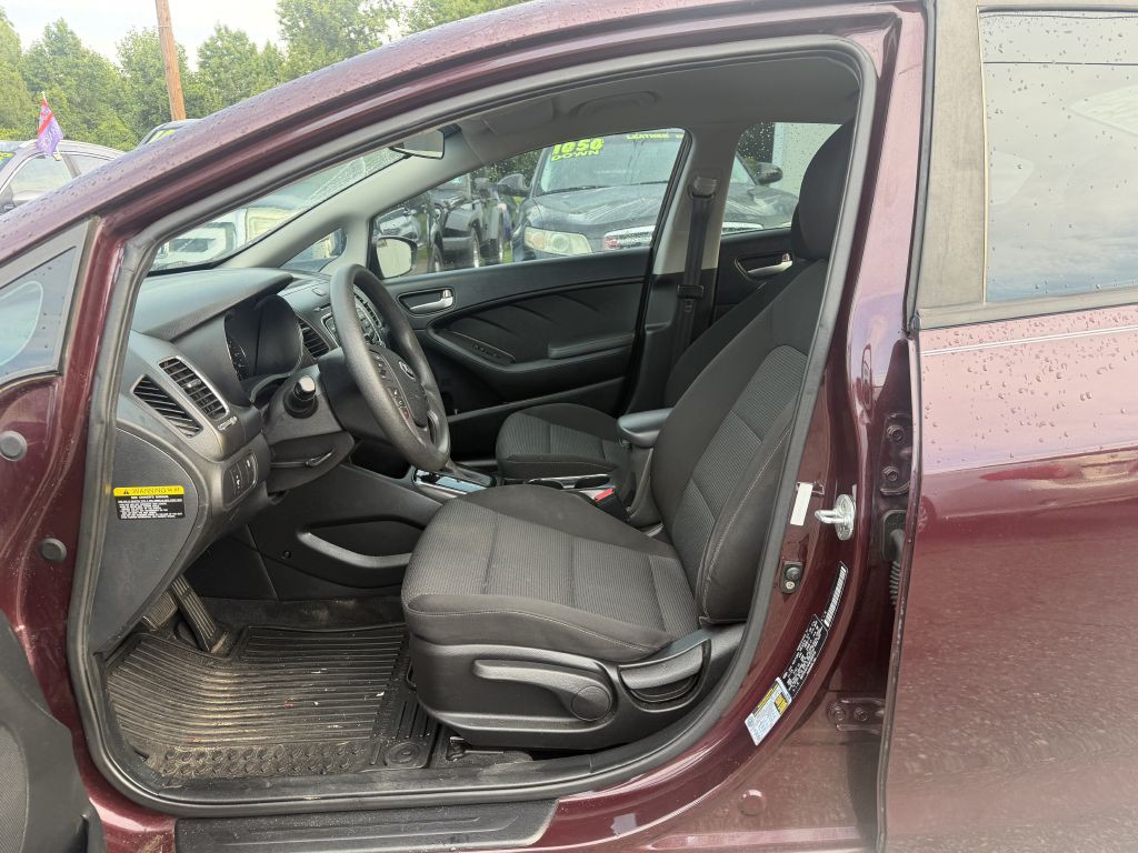 2017 Kia Forte Image 4
