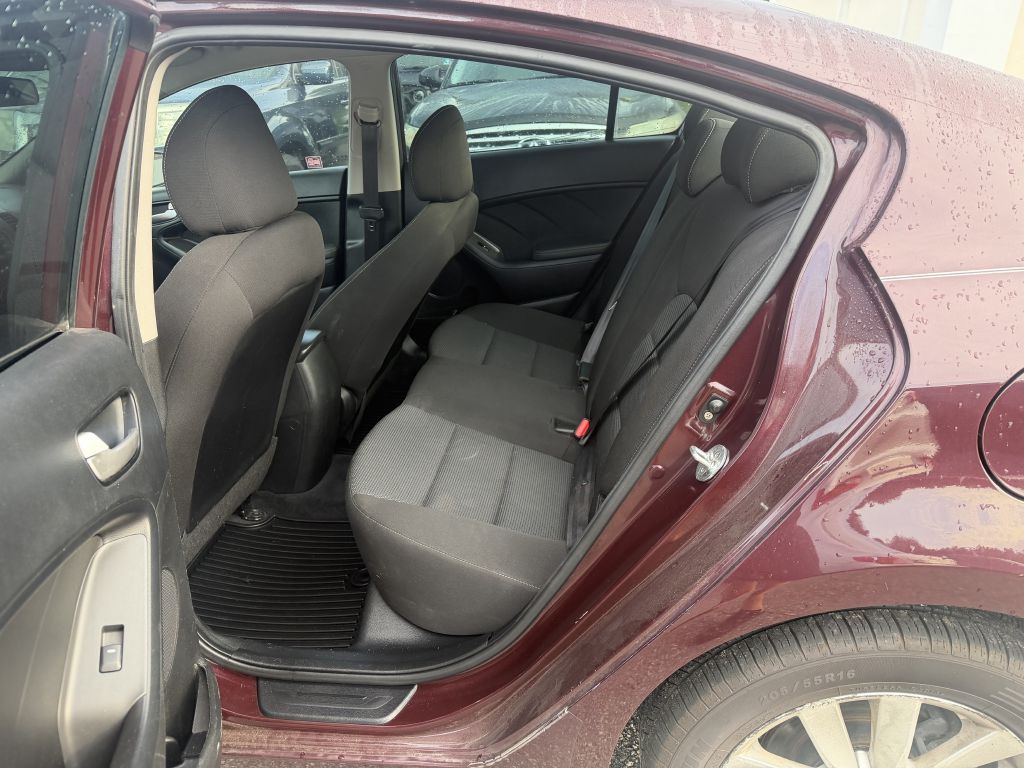 2017 Kia Forte Image 5