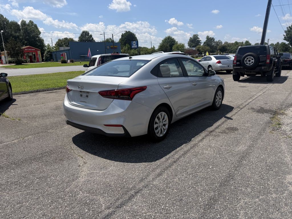 2019 Hyundai Accent Image 3