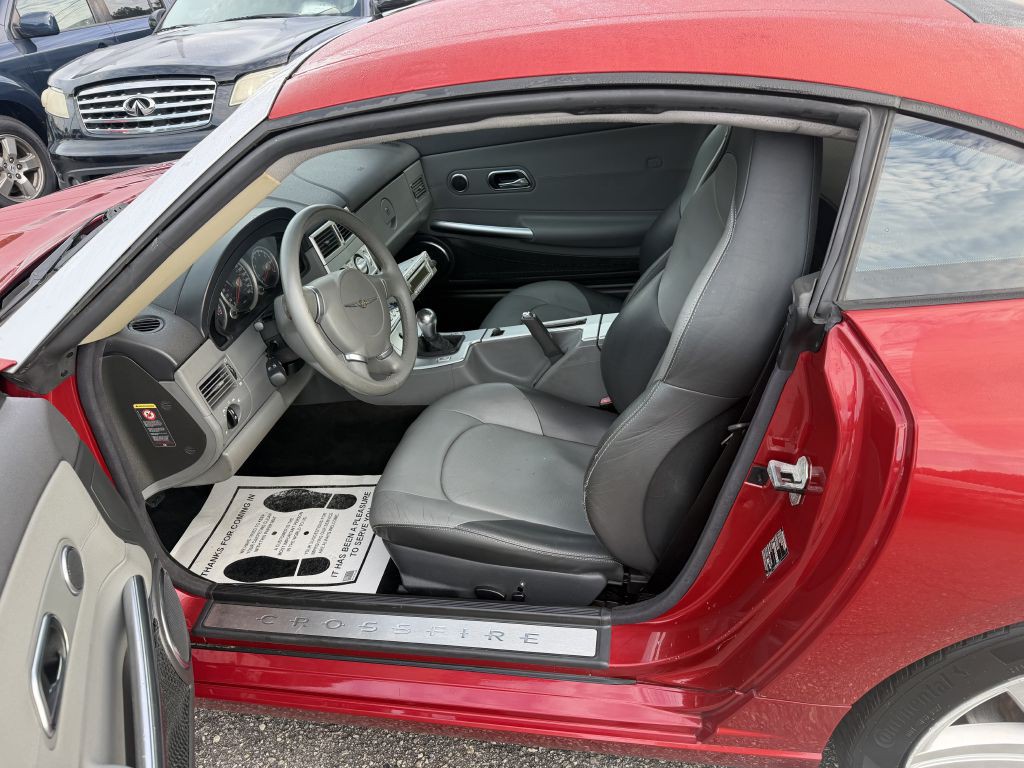 2005 Chrysler Crossfire Image 4