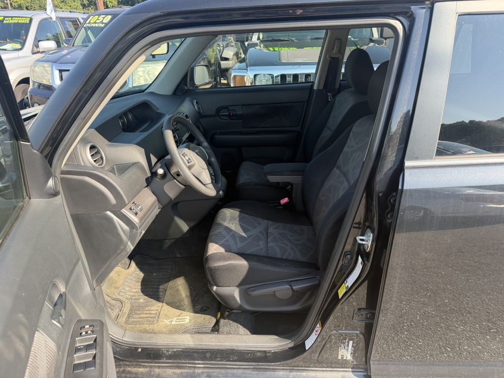 2014 Scion xB Image 4