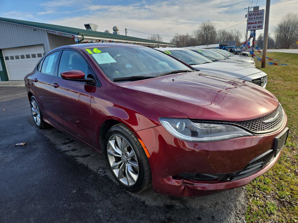 2016 Chrysler 200 Image 3