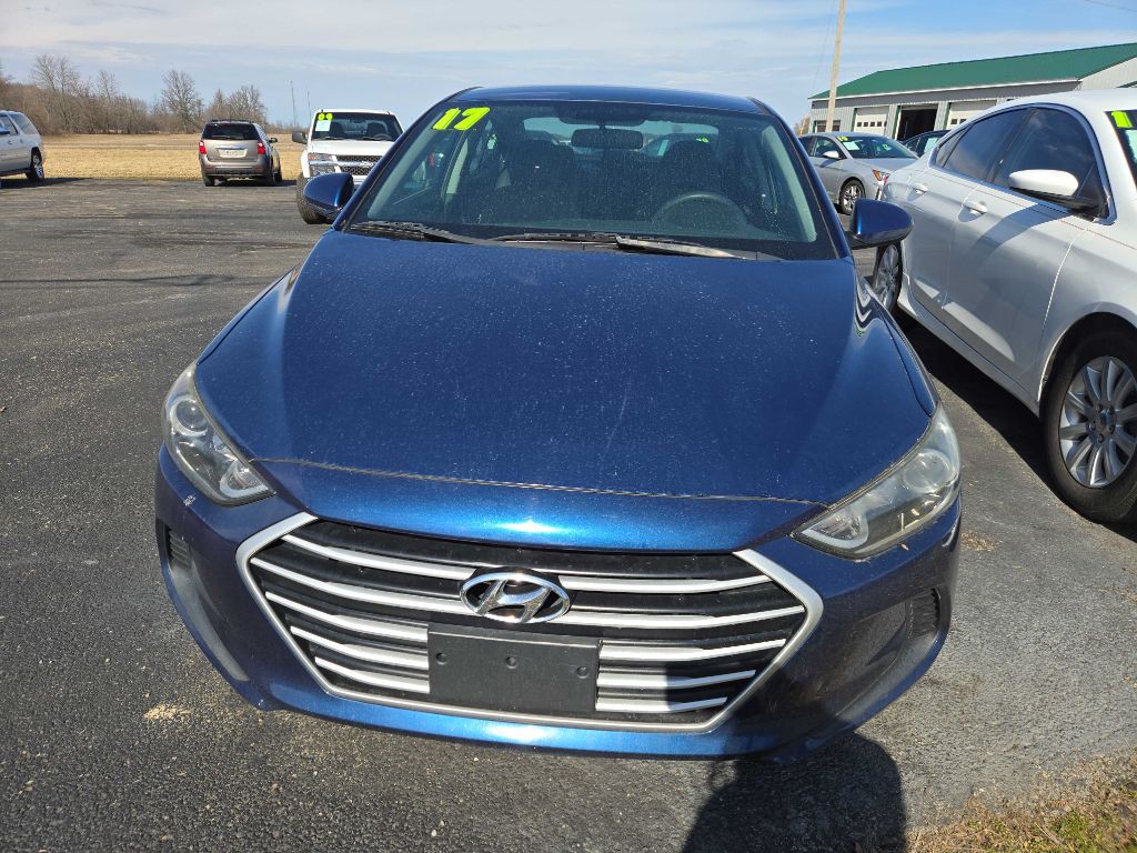 2017 Hyundai Elantra Image 2