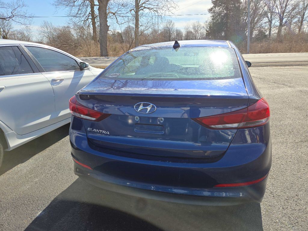 2017 Hyundai Elantra Image 4