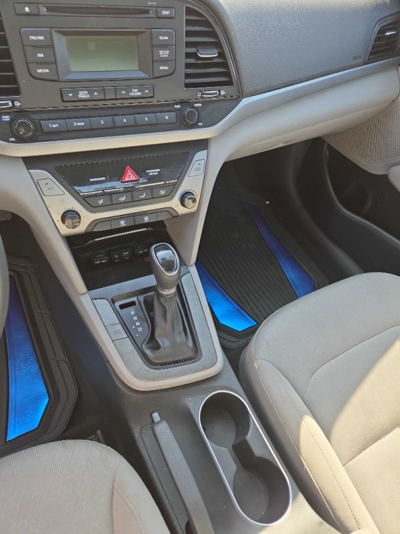 2017 Hyundai Elantra Image 11