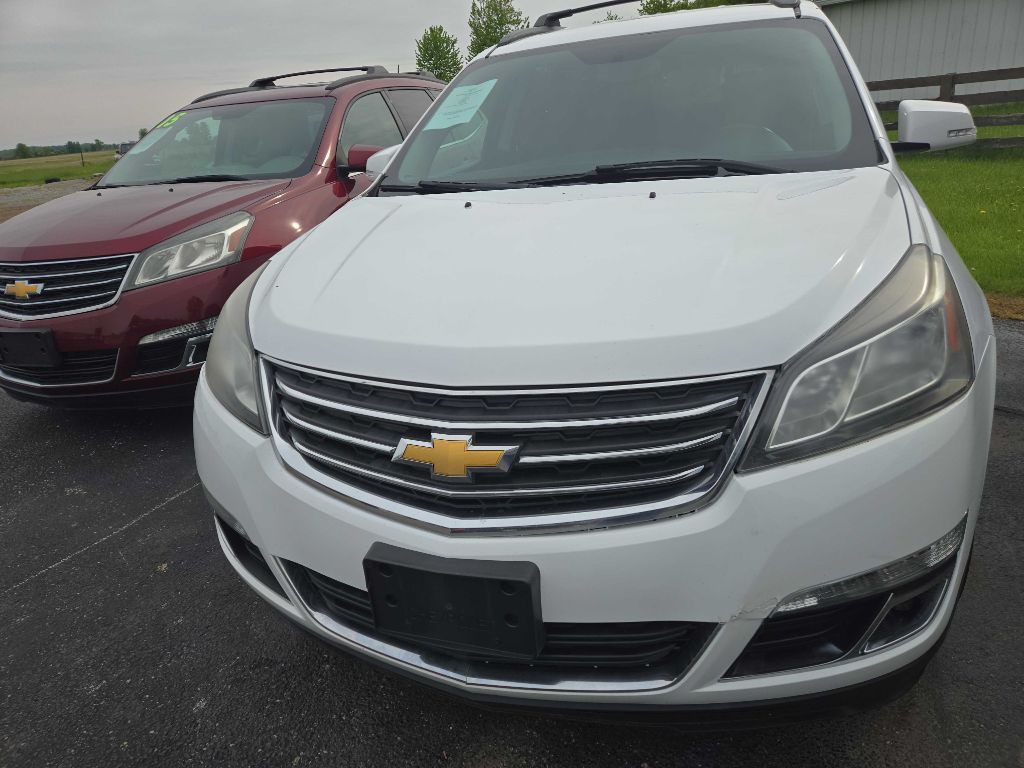 2017 Chevrolet Traverse Image 2