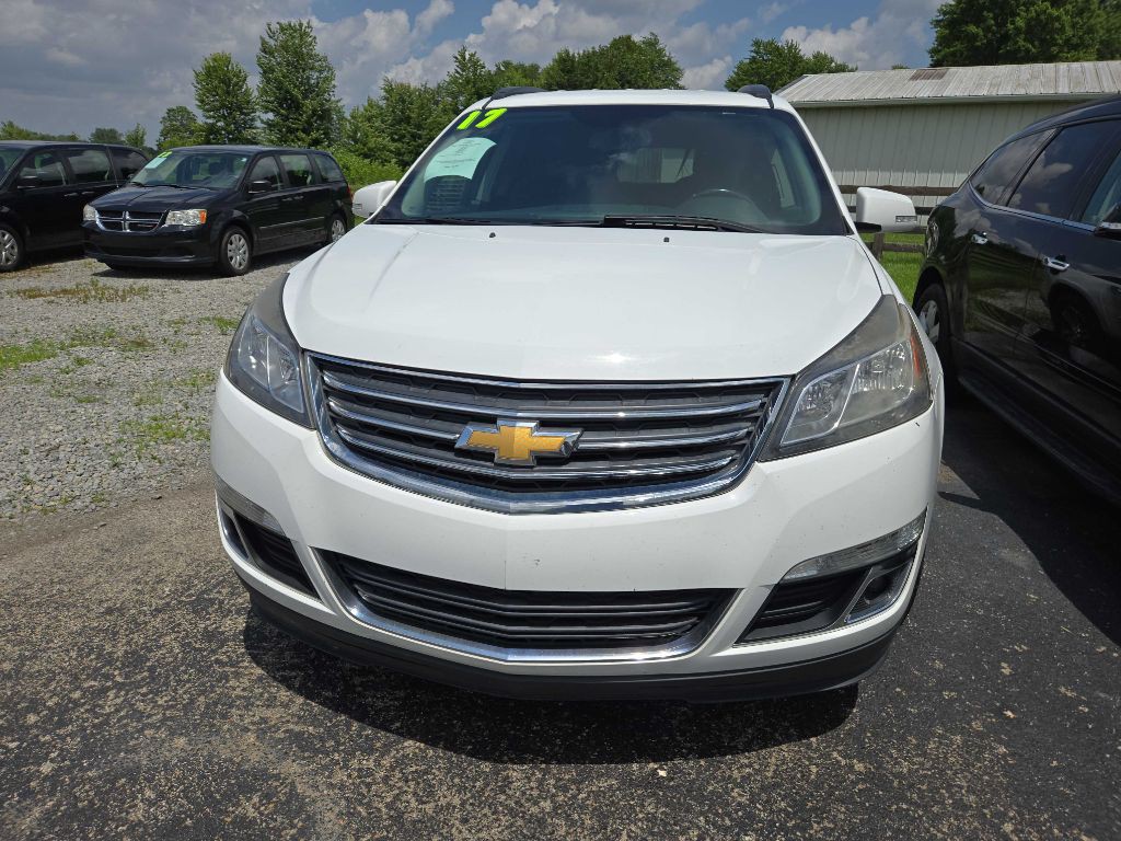 2017 Chevrolet Traverse Image 2