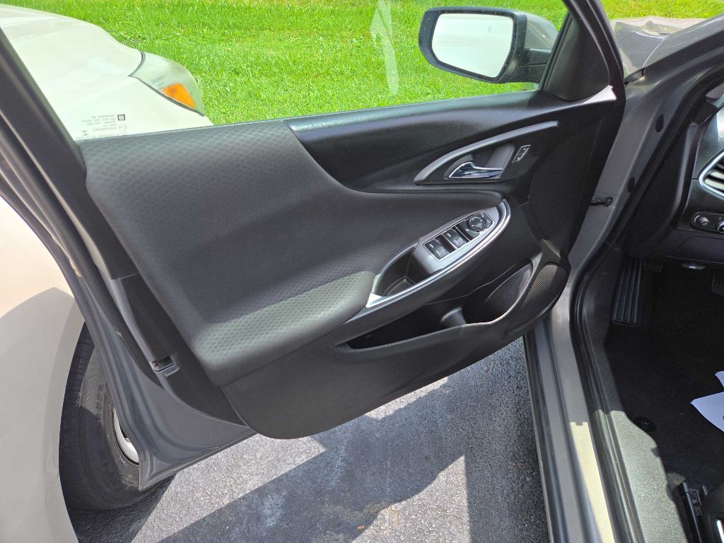 2018 Chevrolet Malibu Image 11