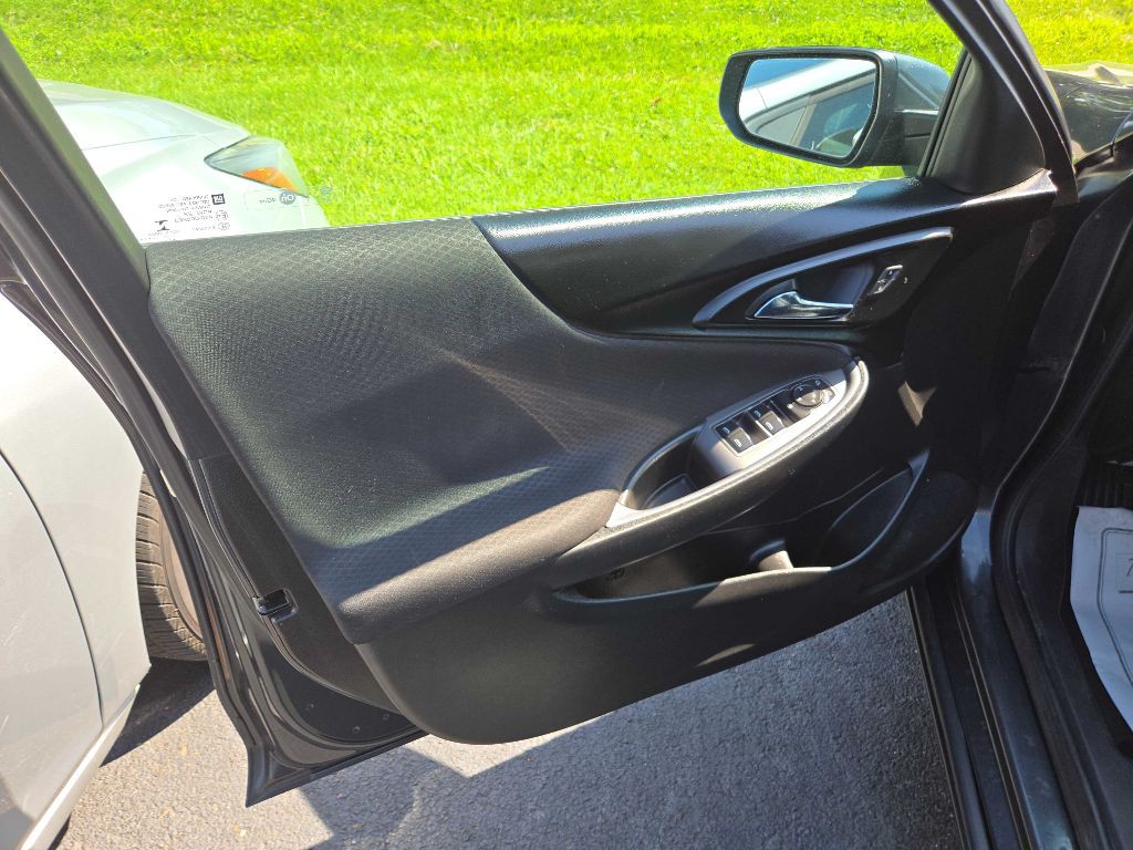 2018 Chevrolet Malibu Image 9
