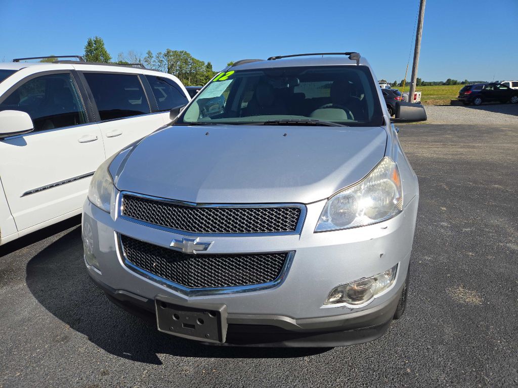 2012 Chevrolet Traverse Image 2
