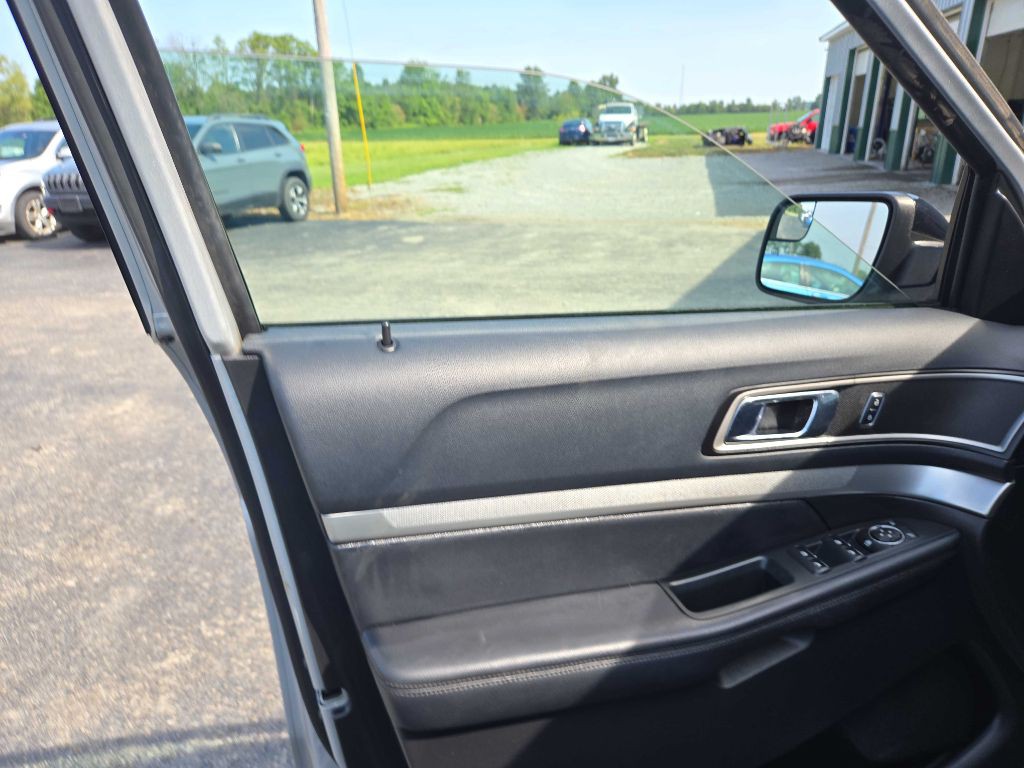 2016 Ford Explorer Image 12