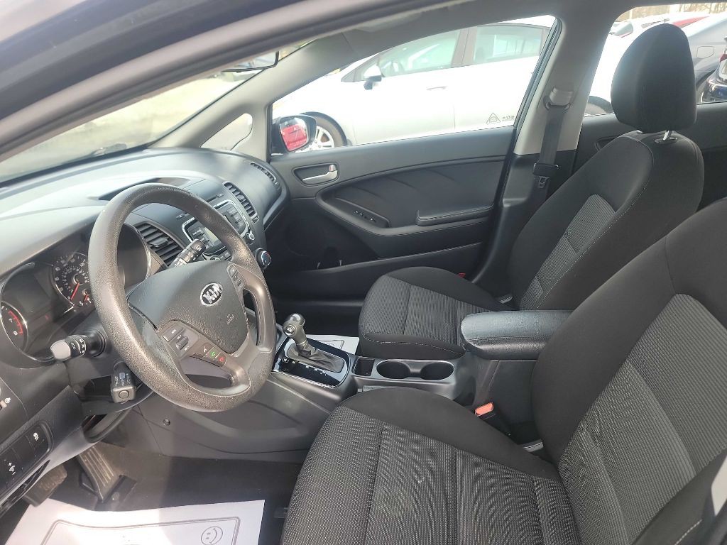 2017 Kia Forte Image 8