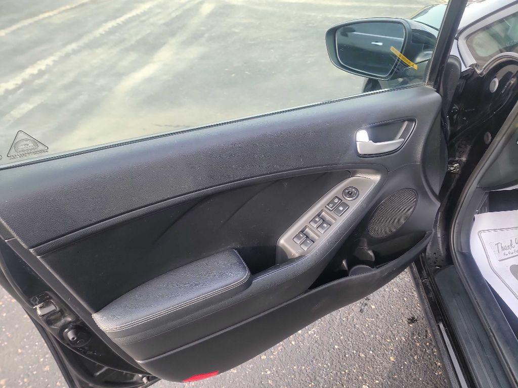 2017 Kia Forte Image 9