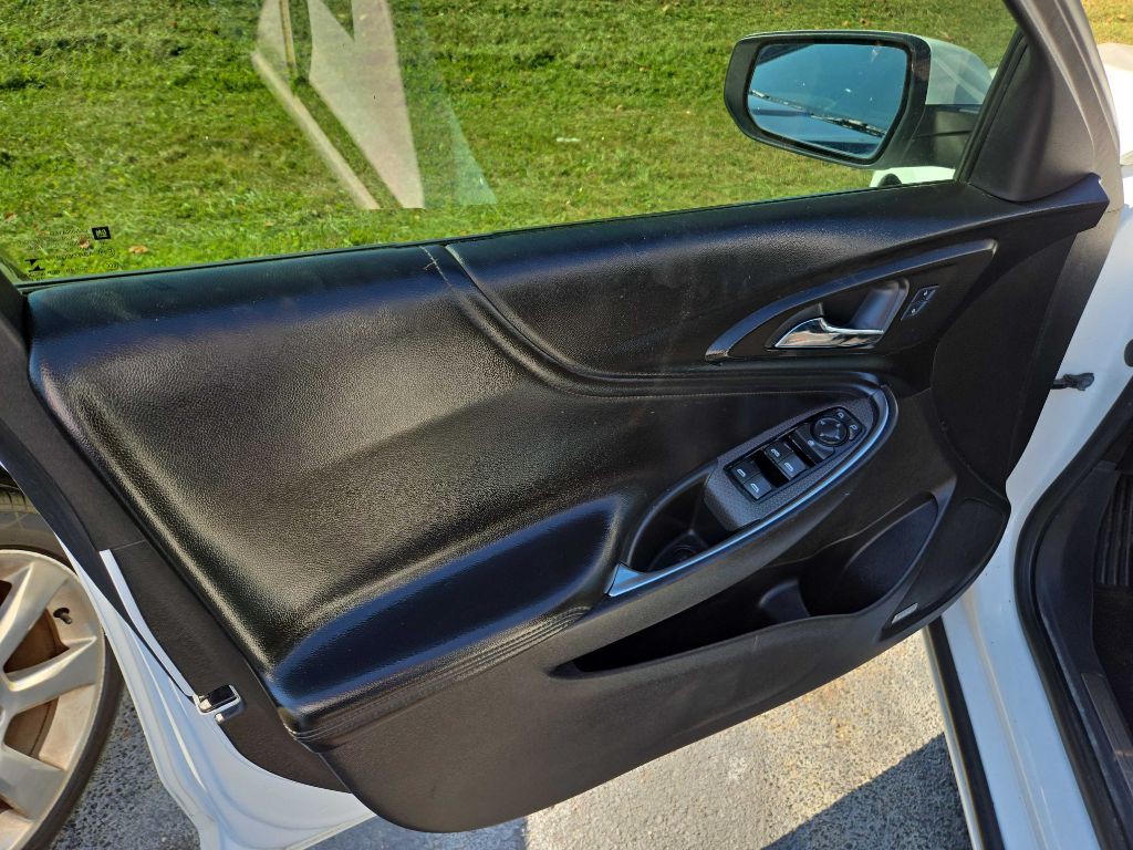 2016 Chevrolet Malibu Image 11