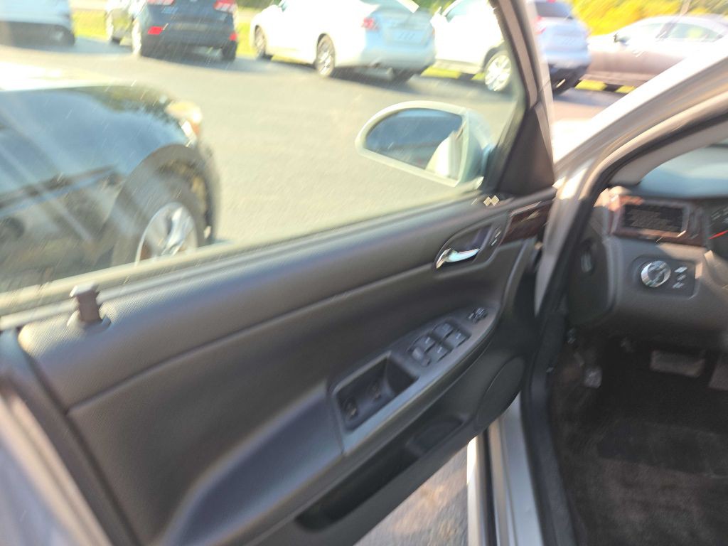 2014 Chevrolet Impala Image 12
