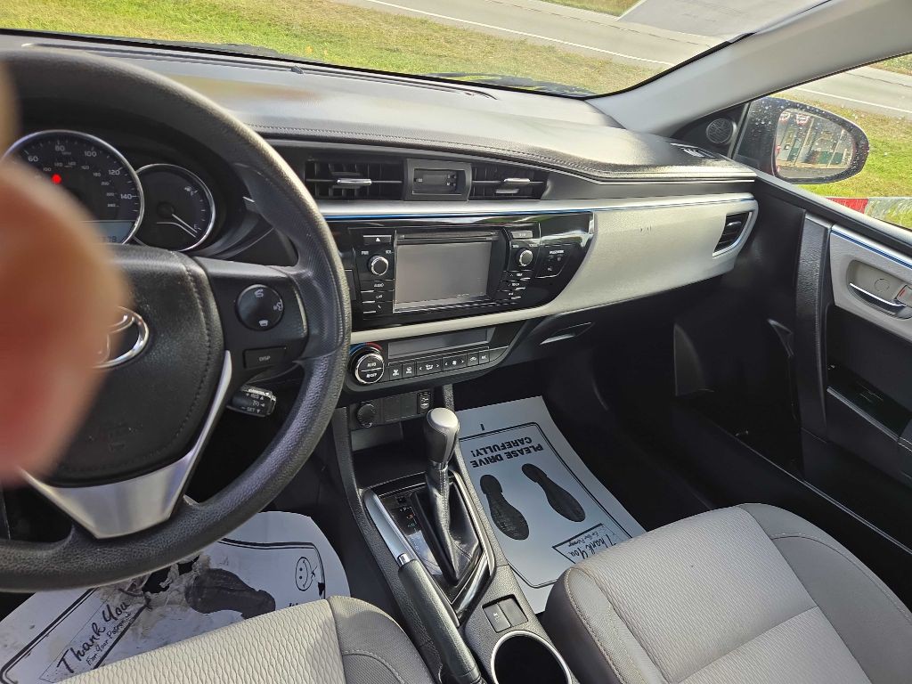 2015 Toyota Corolla Image 7
