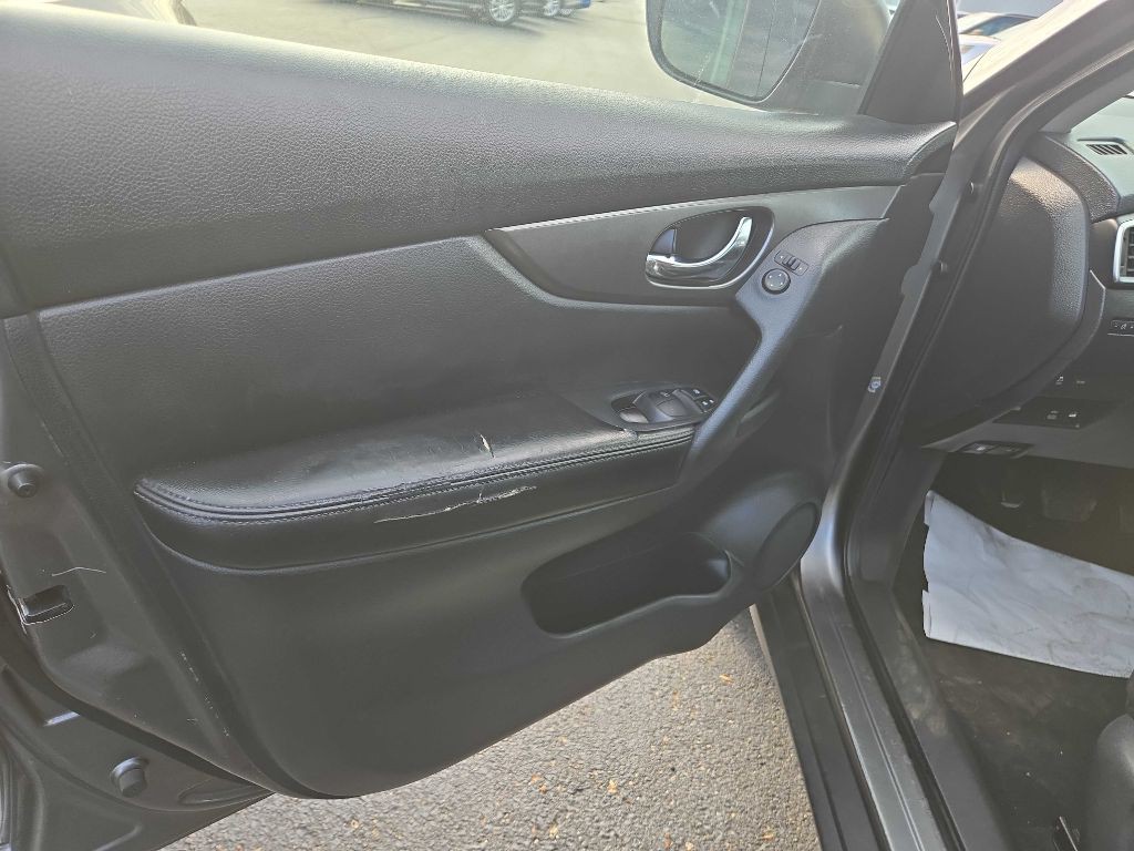 2015 Nissan Rogue Image 11