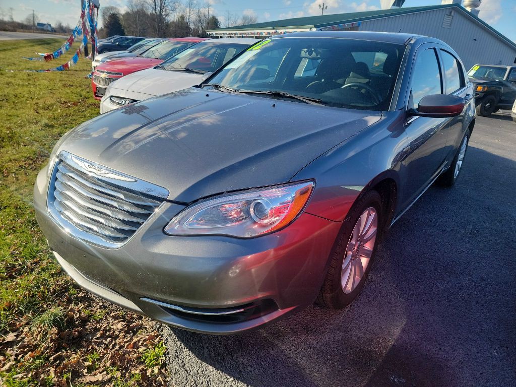 2012 Chrysler 200 Image 1