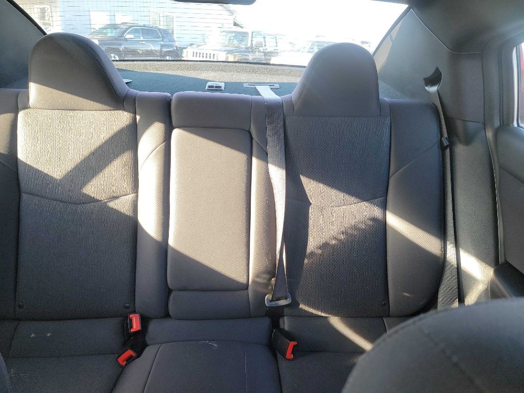 2012 Chrysler 200 Image 6