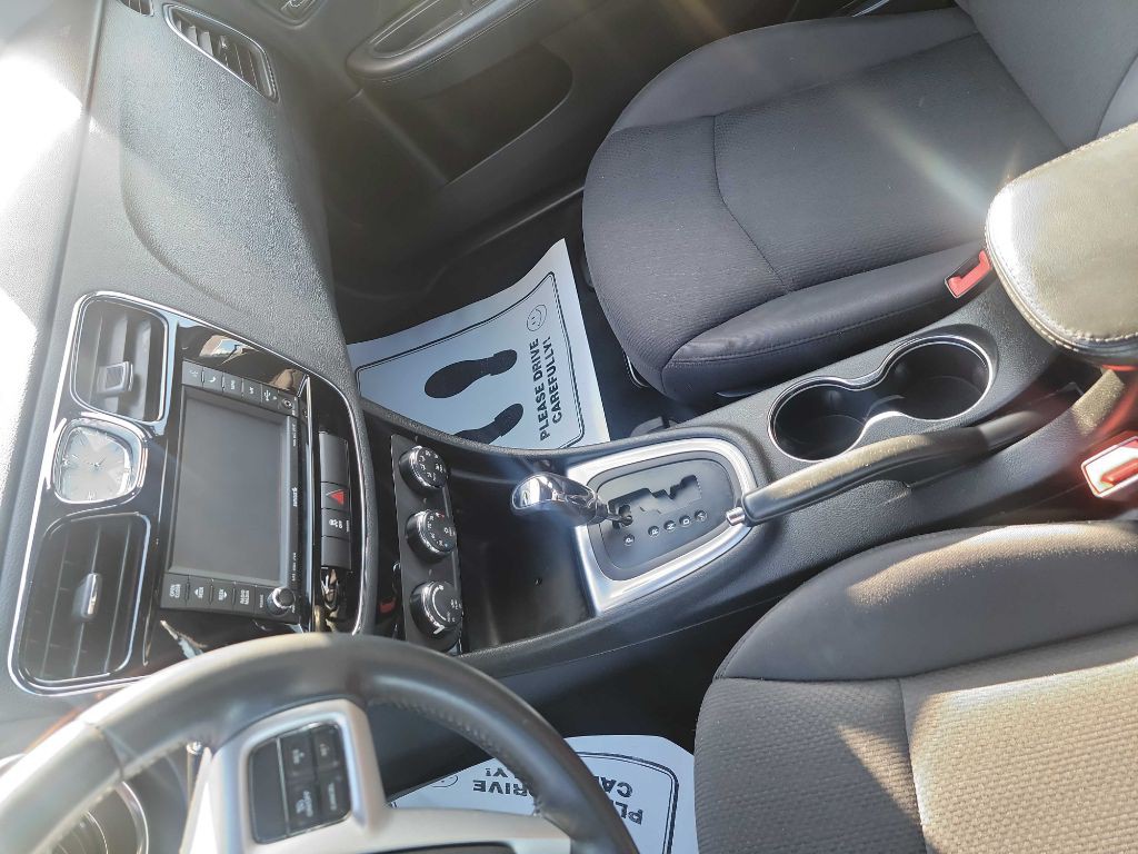 2012 Chrysler 200 Image 7