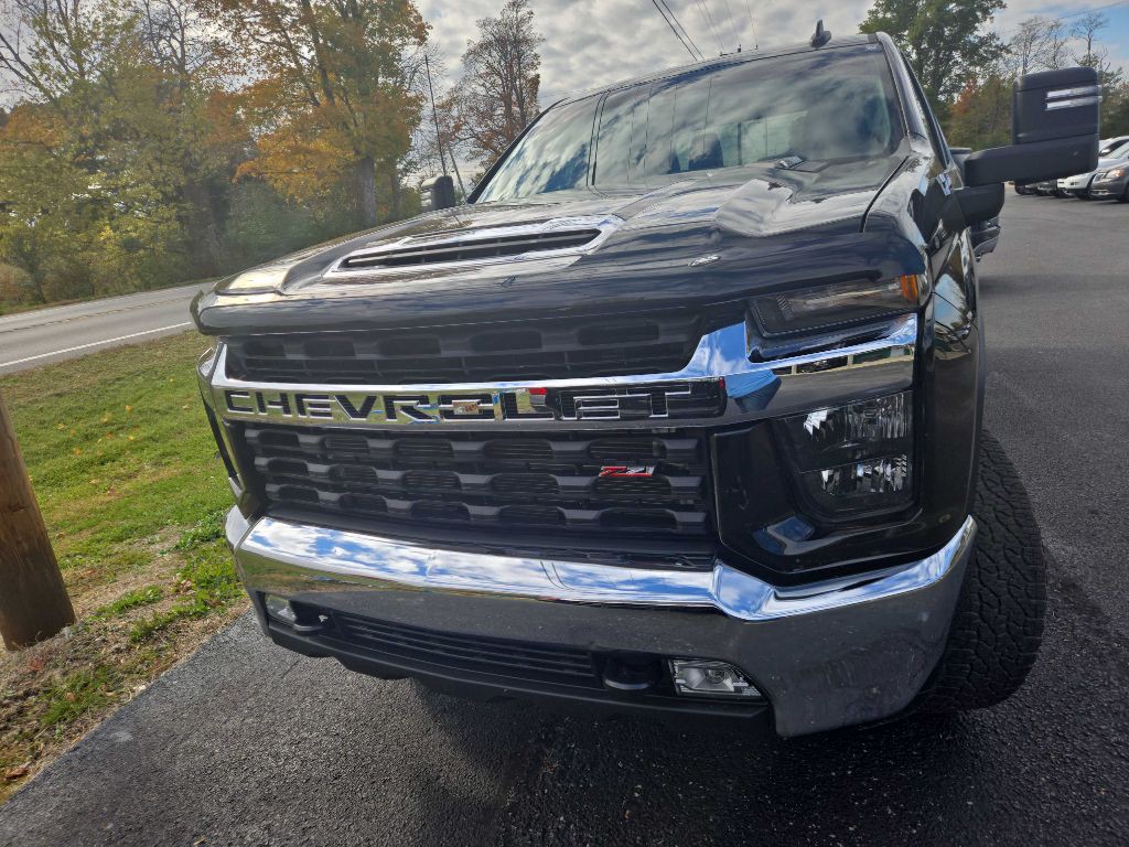 2021 Chevrolet Silverado 1500 Image 2