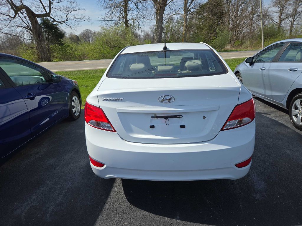 2017 Hyundai Accent Image 4