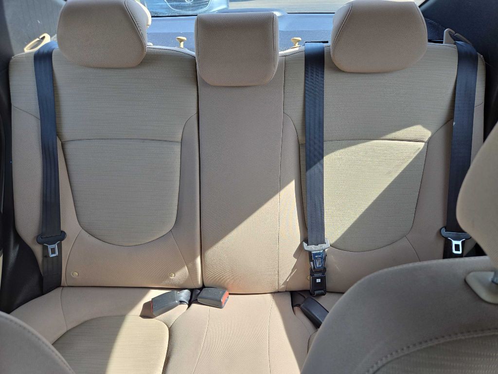 2017 Hyundai Accent Image 6