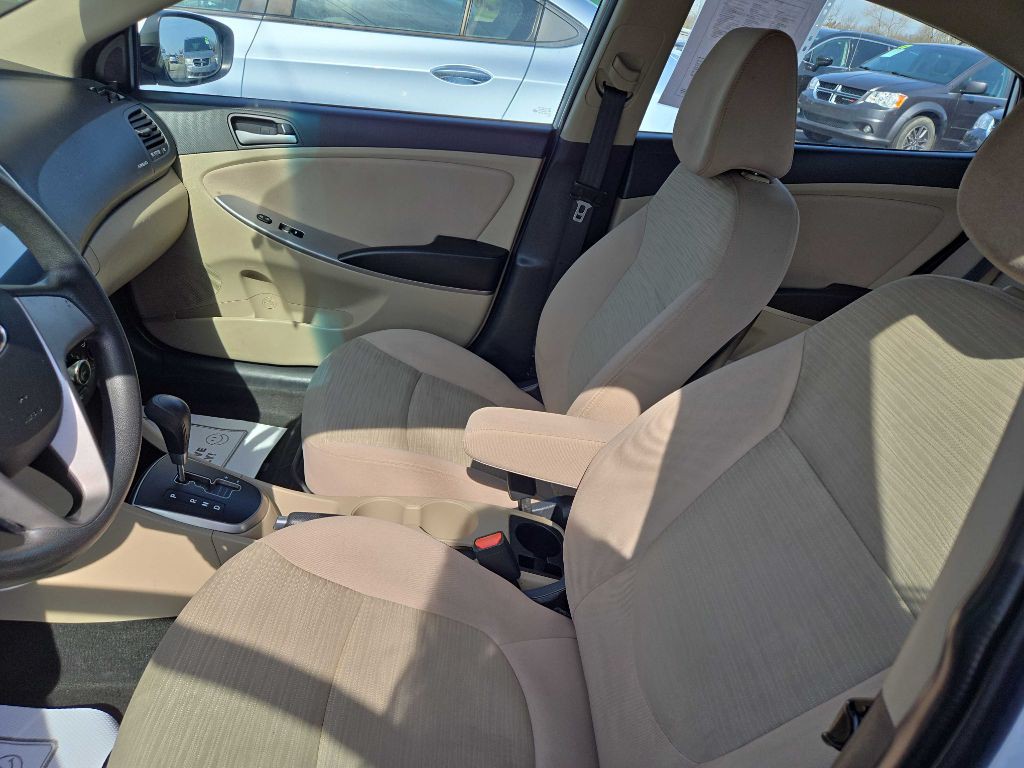 2017 Hyundai Accent Image 7