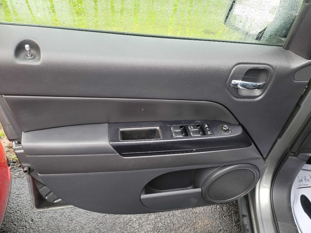 2012 Jeep Patriot Image 10