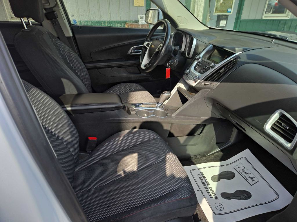 2016 Chevrolet Equinox Image 2