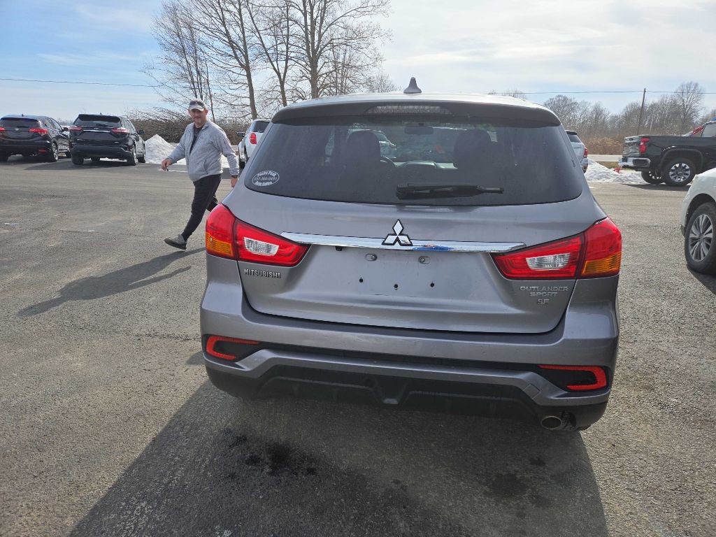 2019 Mitsubishi Outlander Image 4