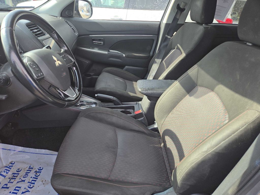 2019 Mitsubishi Outlander Image 10