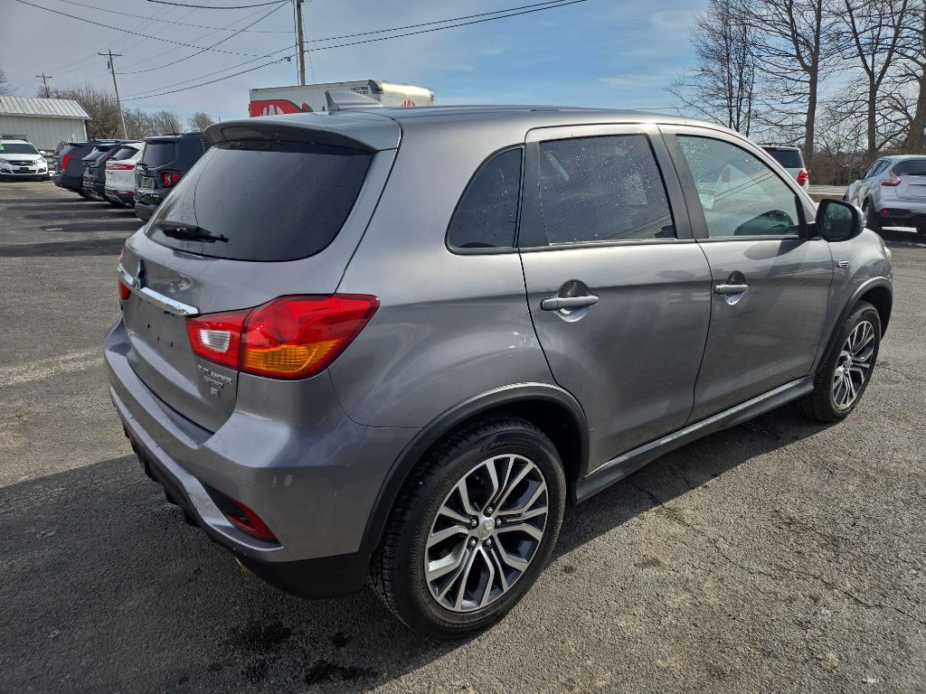 2019 Mitsubishi Outlander Image 4