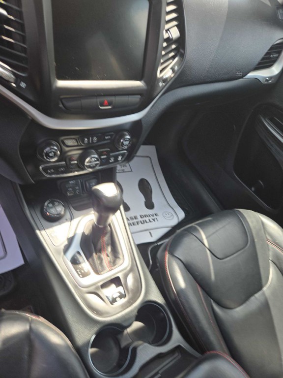 2015 Jeep Cherokee Image 8