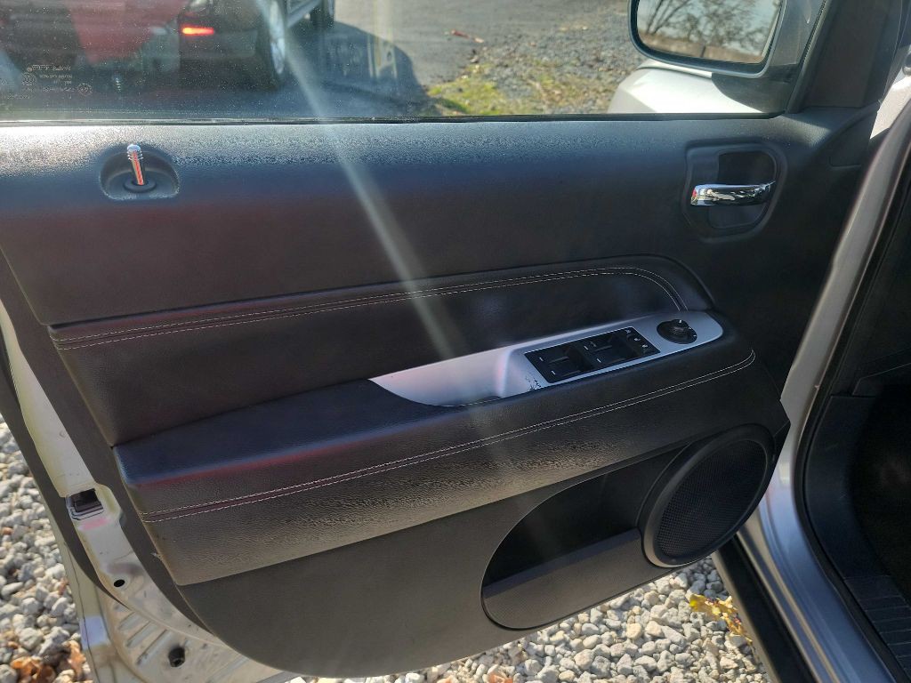 2016 Jeep Compass Image 10