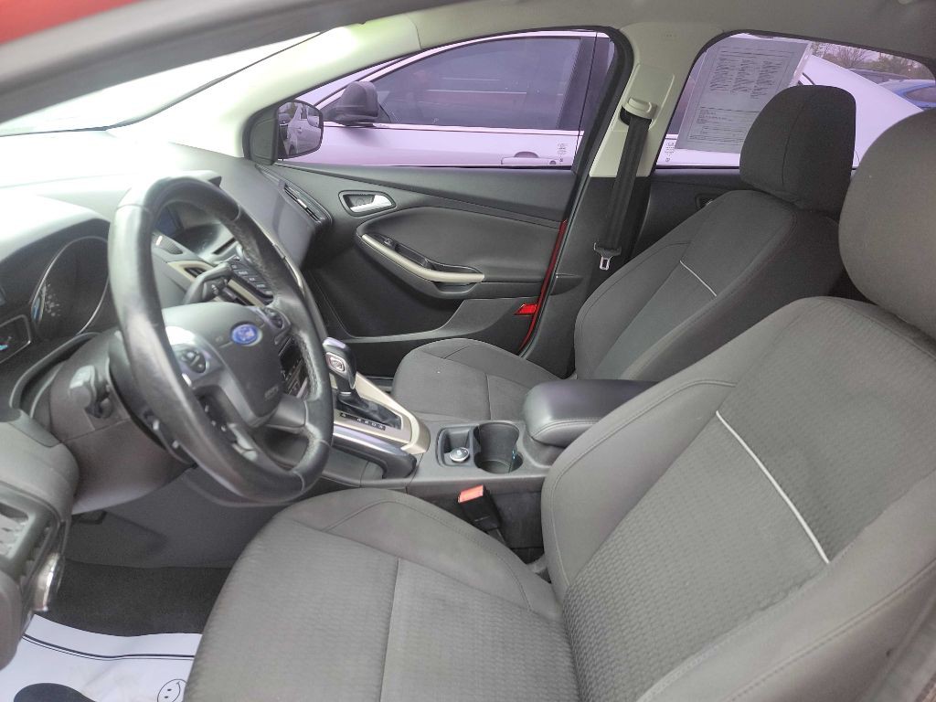 2012 Ford Focus Image 8