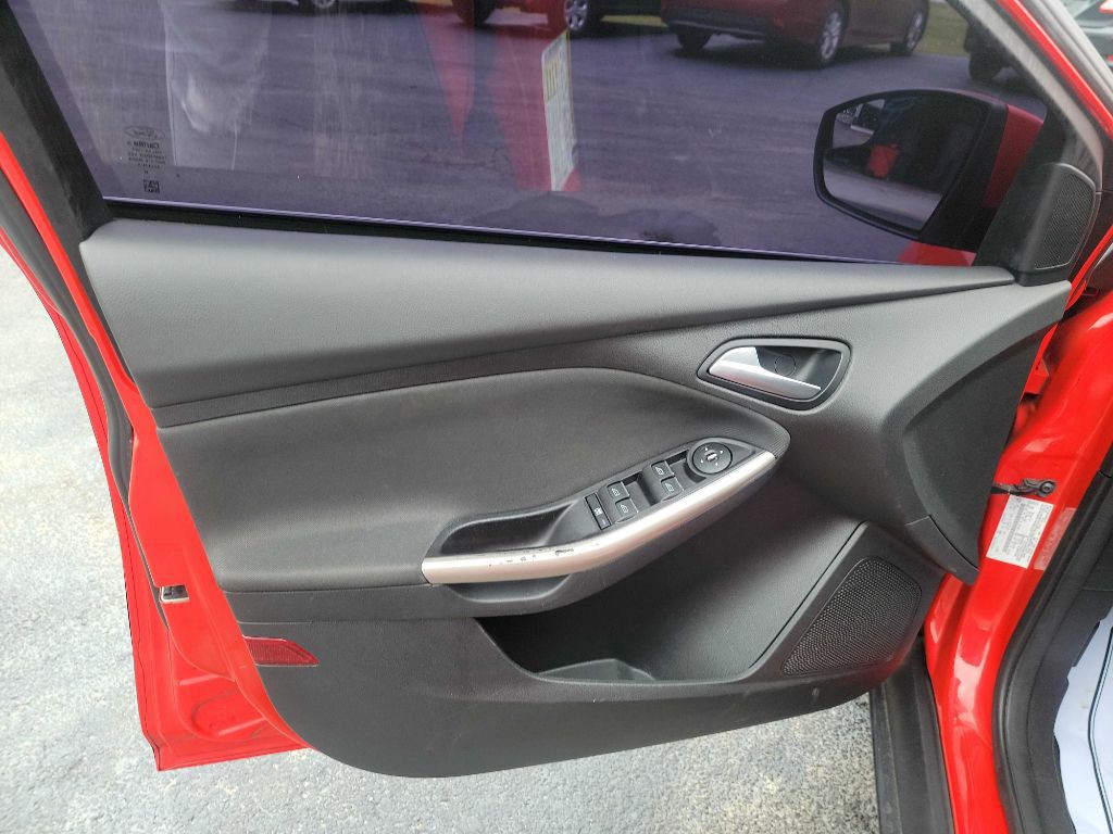 2012 Ford Focus Image 9