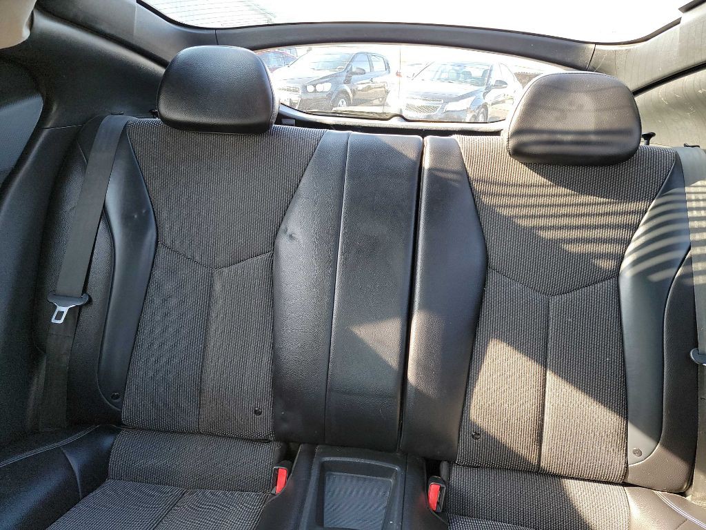 2012 Hyundai Veloster Image 6