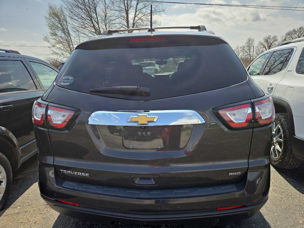 2017 Chevrolet Traverse Image 2
