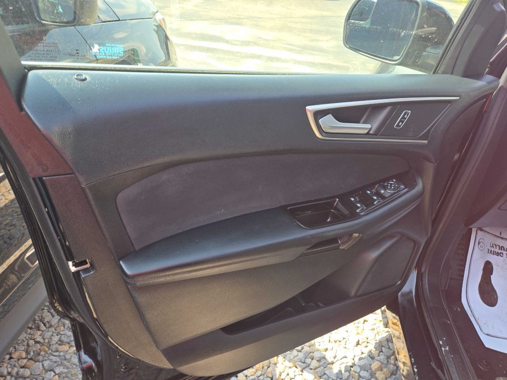 2016 Ford Edge Image 10