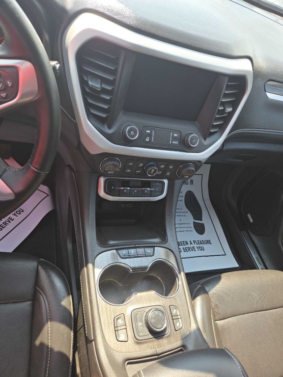 2023 GMC Acadia Image 8