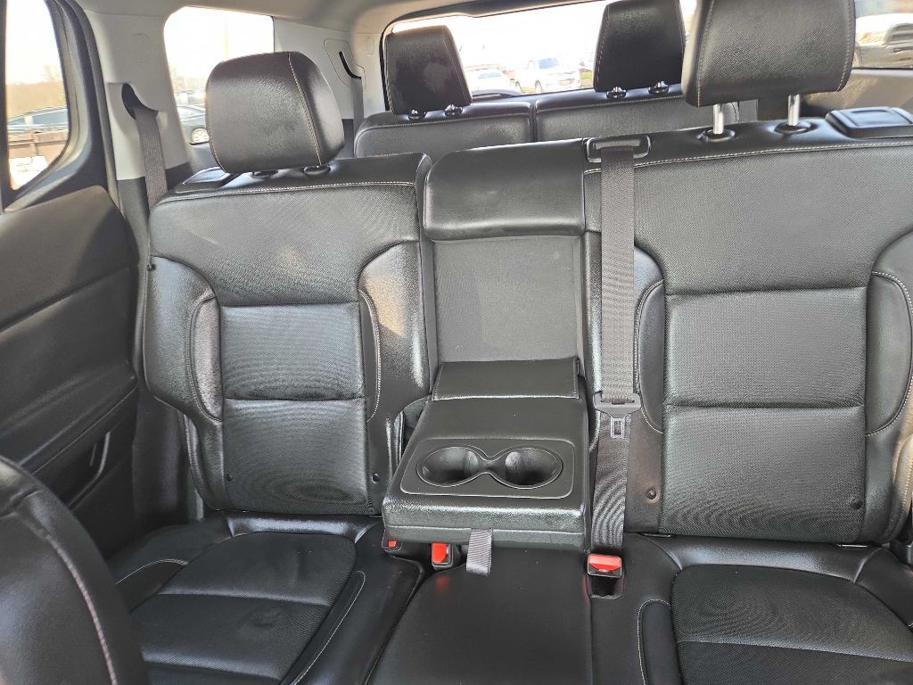 2023 GMC Acadia Image 9