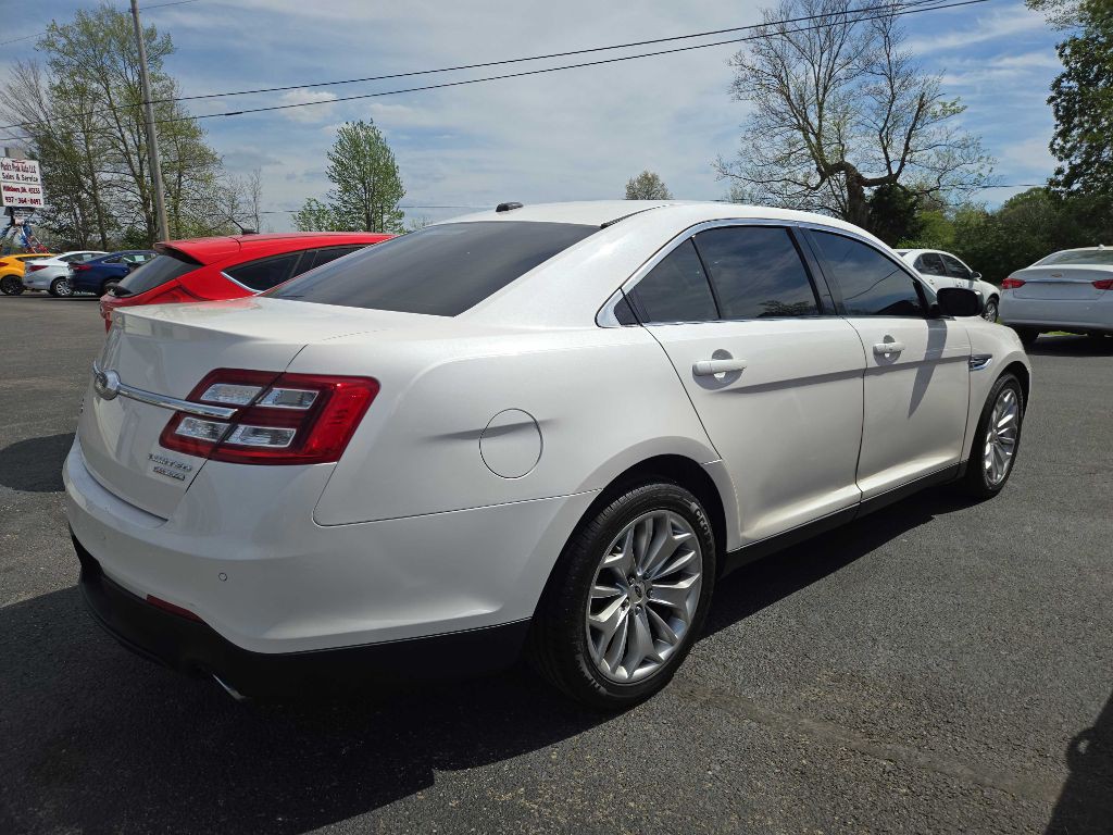 2017 Ford Taurus Image 5