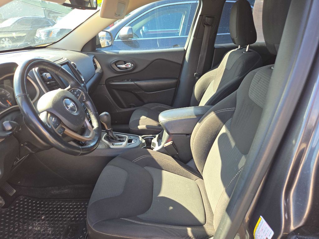 2016 Jeep Cherokee Image 10