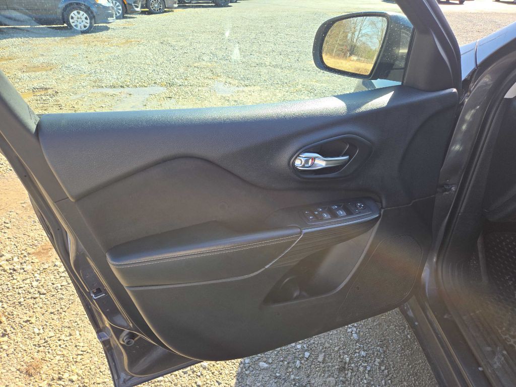 2016 Jeep Cherokee Image 23
