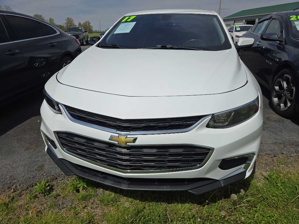 2017 Chevrolet Malibu Image 2