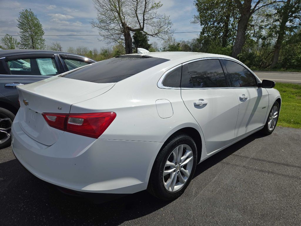2017 Chevrolet Malibu Image 4
