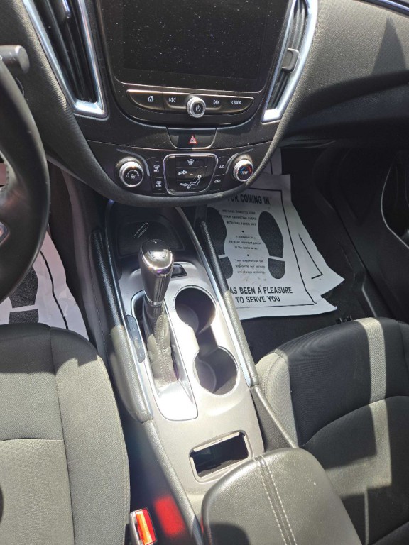 2017 Chevrolet Malibu Image 8